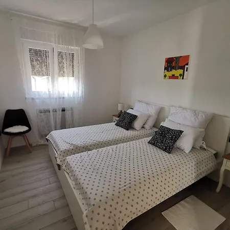 Apartment Ana *