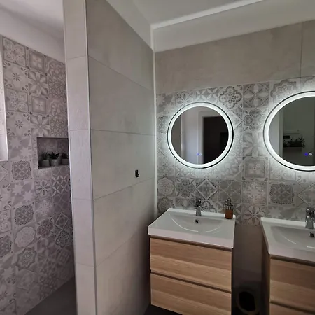 Ana Apartment *